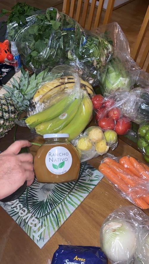 Piña, 1 pieza mediana 1.8 Kilo.