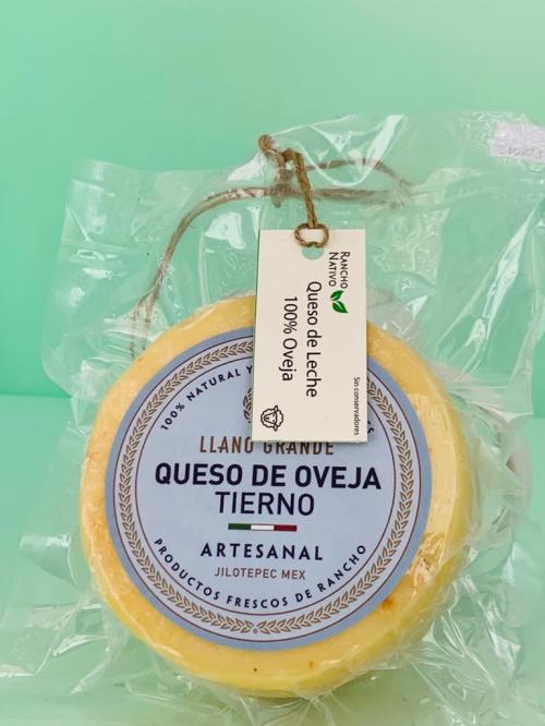Queso tierno de oveja, 460 g. aproximadamente.  'Manchego español' 